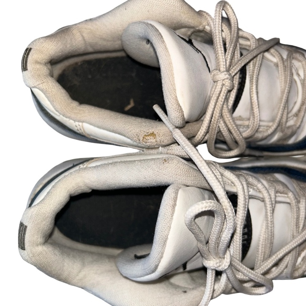 Jordan 11 - Picture 3 of 5